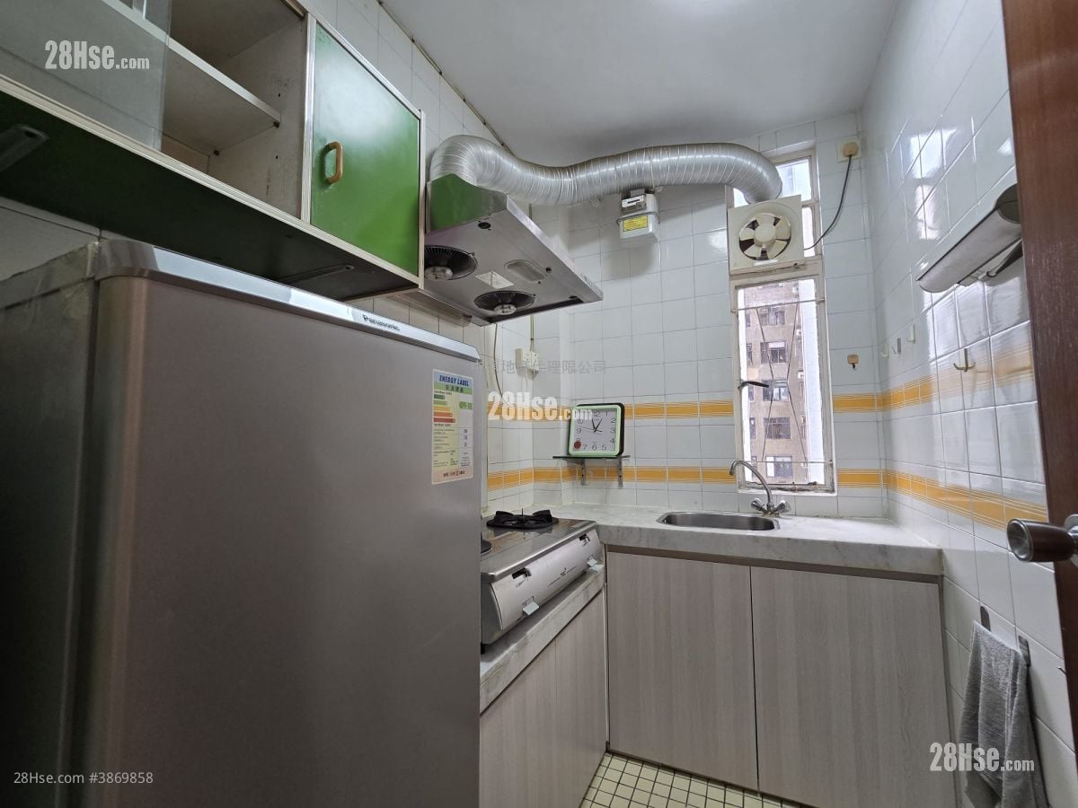 Luk Yeung Sun Chuen Rental 3 Bedrooms , 1 Bathroom 582 ft²