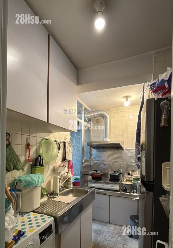 Ka Shing Court Sell 3 Bedrooms , 1 Bathroom 603 ft²