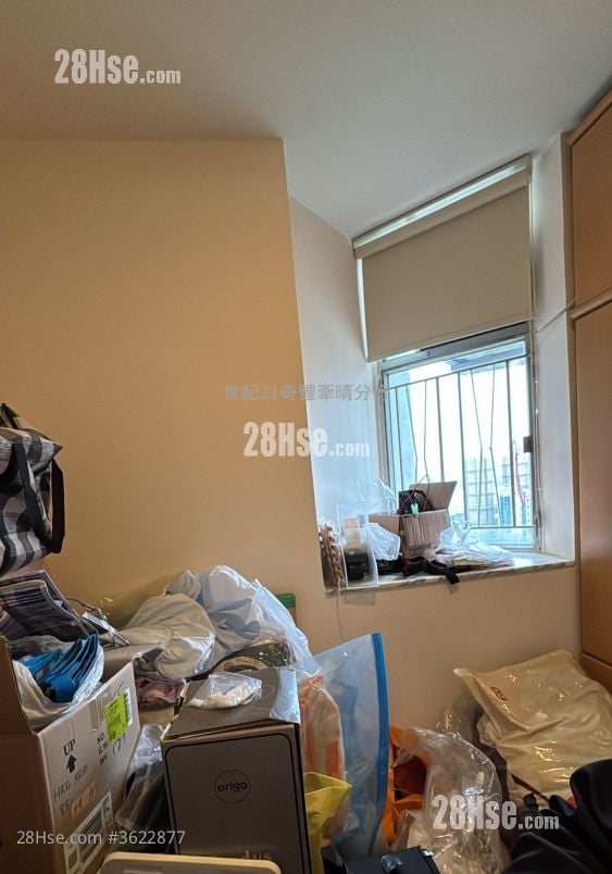 Ka Shing Court Sell 3 Bedrooms , 1 Bathroom 603 ft²
