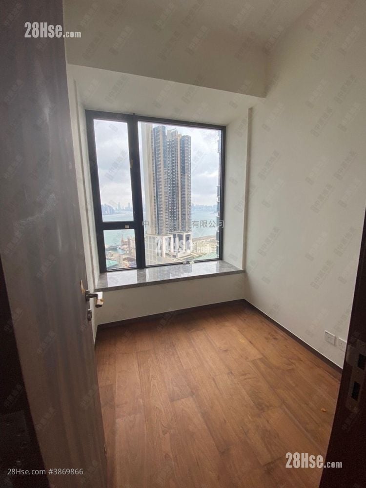Maya Sell 3 Bedrooms 627 ft²