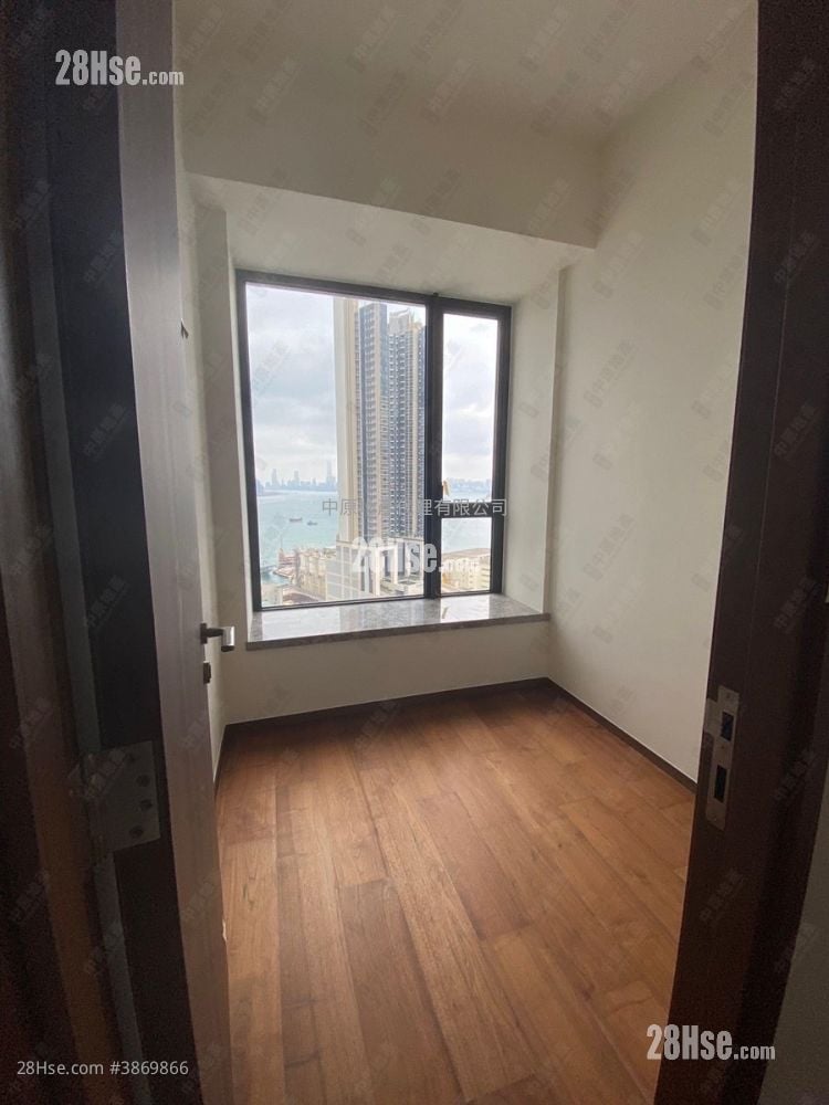 Maya Sell 3 Bedrooms 627 ft²