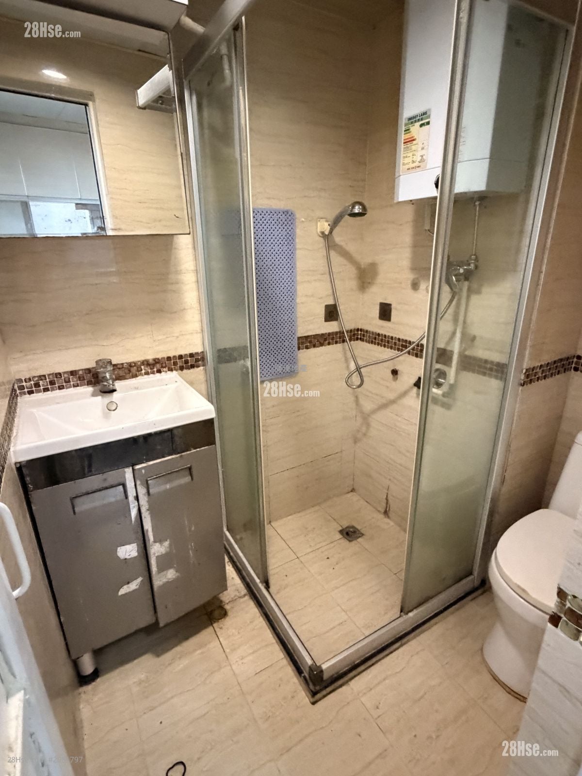 Cheung Hing Building Rental 3 Bedrooms , 2 Bathrooms 505 ft²