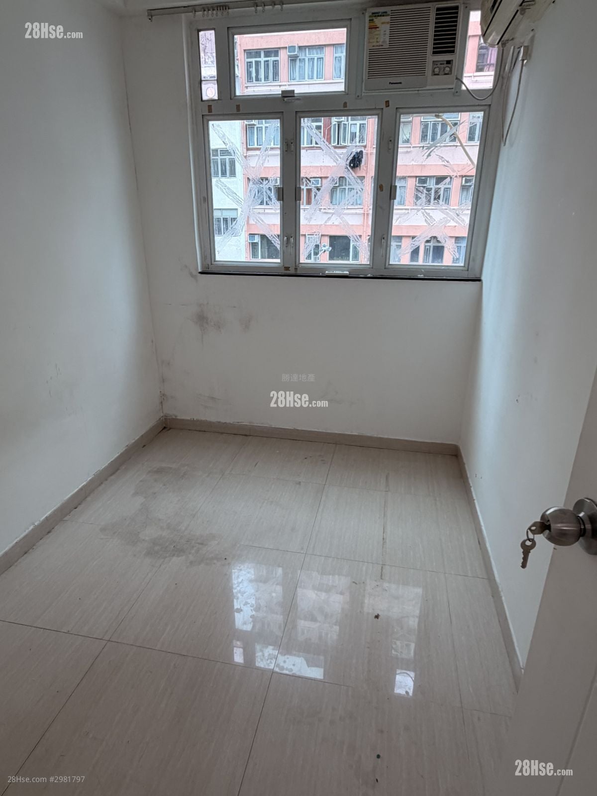Cheung Hing Building Rental 3 Bedrooms , 2 Bathrooms 505 ft²