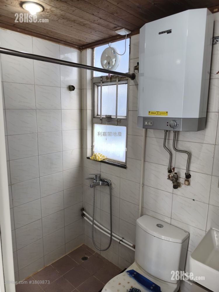 Hoi Tak Gardens Rental 2 Bedrooms , 1 Bathroom 312 ft²