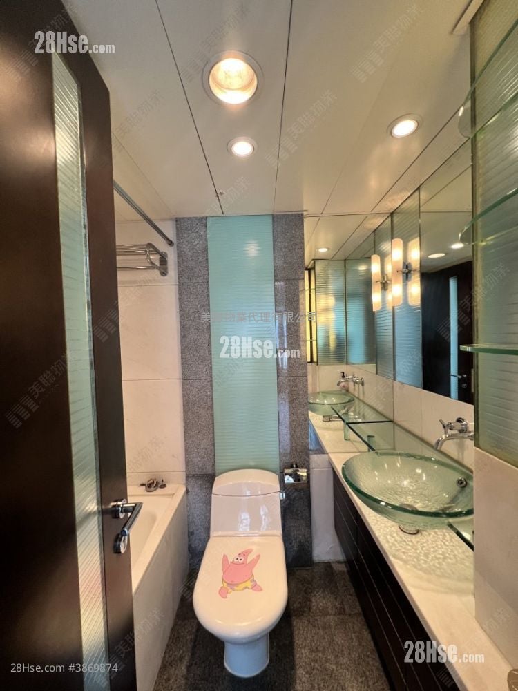 The Harbourside Rental 2 Bedrooms , 2 Bathrooms 743 ft²