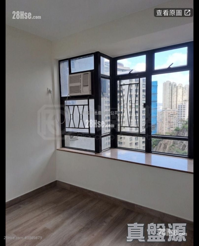Kornhill Sell 3 Bedrooms 605 ft²