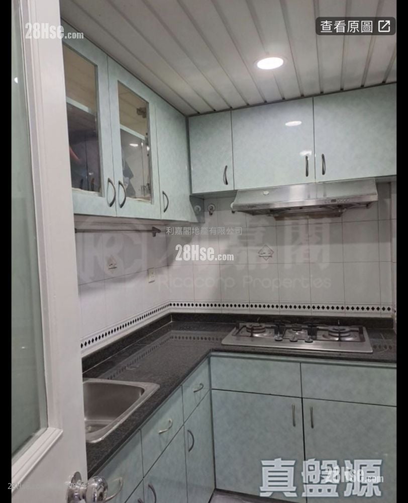 Kornhill Sell 3 Bedrooms 605 ft²