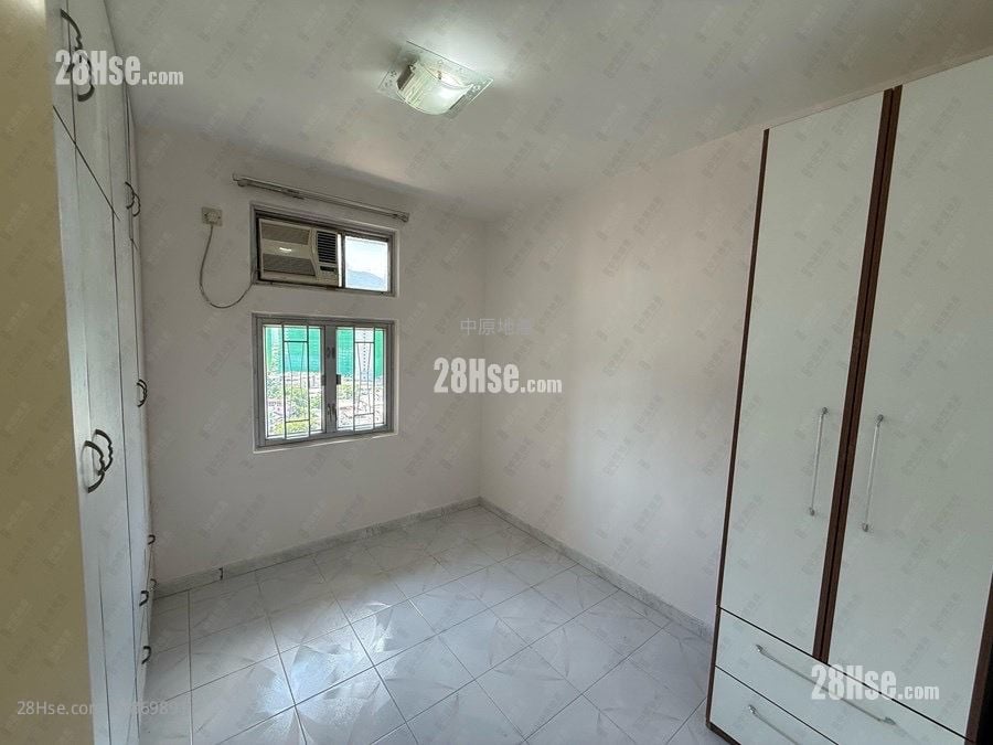 Siu Hong Court Sell 2 Bedrooms 466 ft²