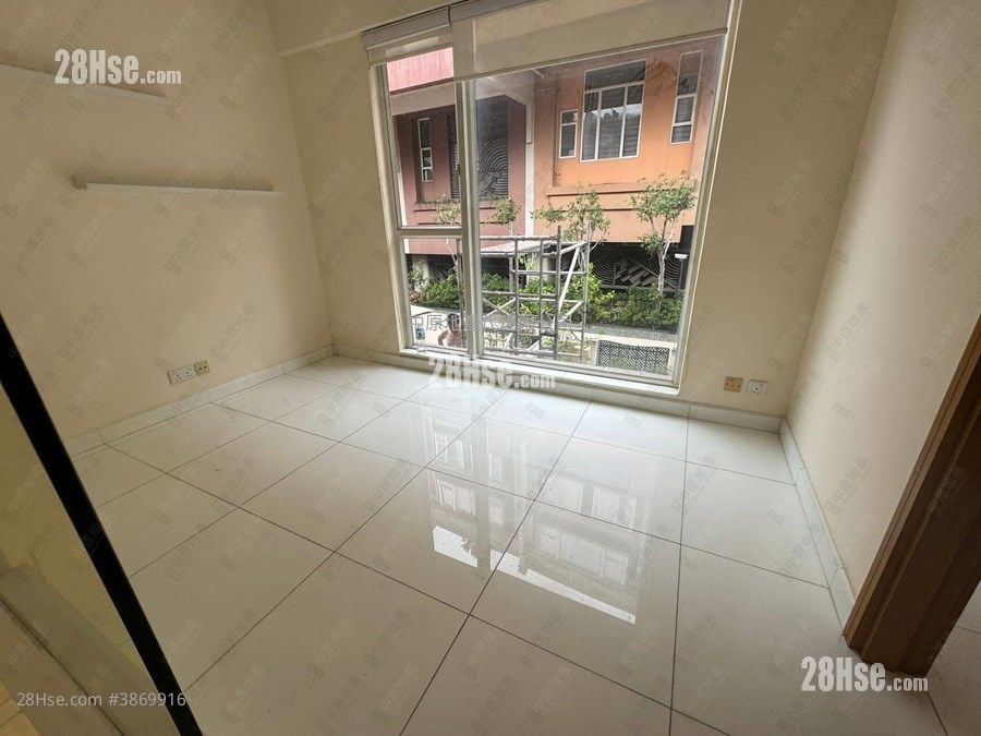 The Beverly Hills Sell 4 Bedrooms 1,606 ft²