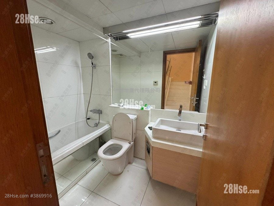 The Beverly Hills Sell 4 Bedrooms 1,606 ft²