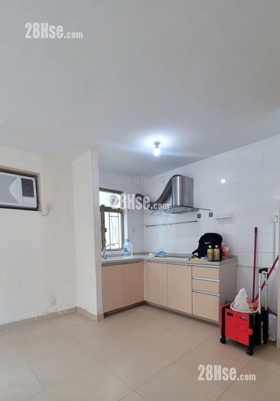 Village Rental 3 Bedrooms , 1 Bathroom 700 ft²