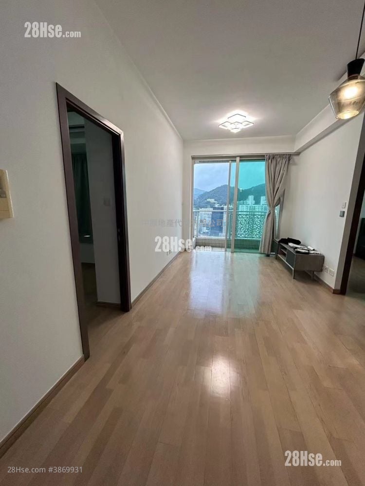 The Sparkle Sell 2 Bedrooms 511 ft²