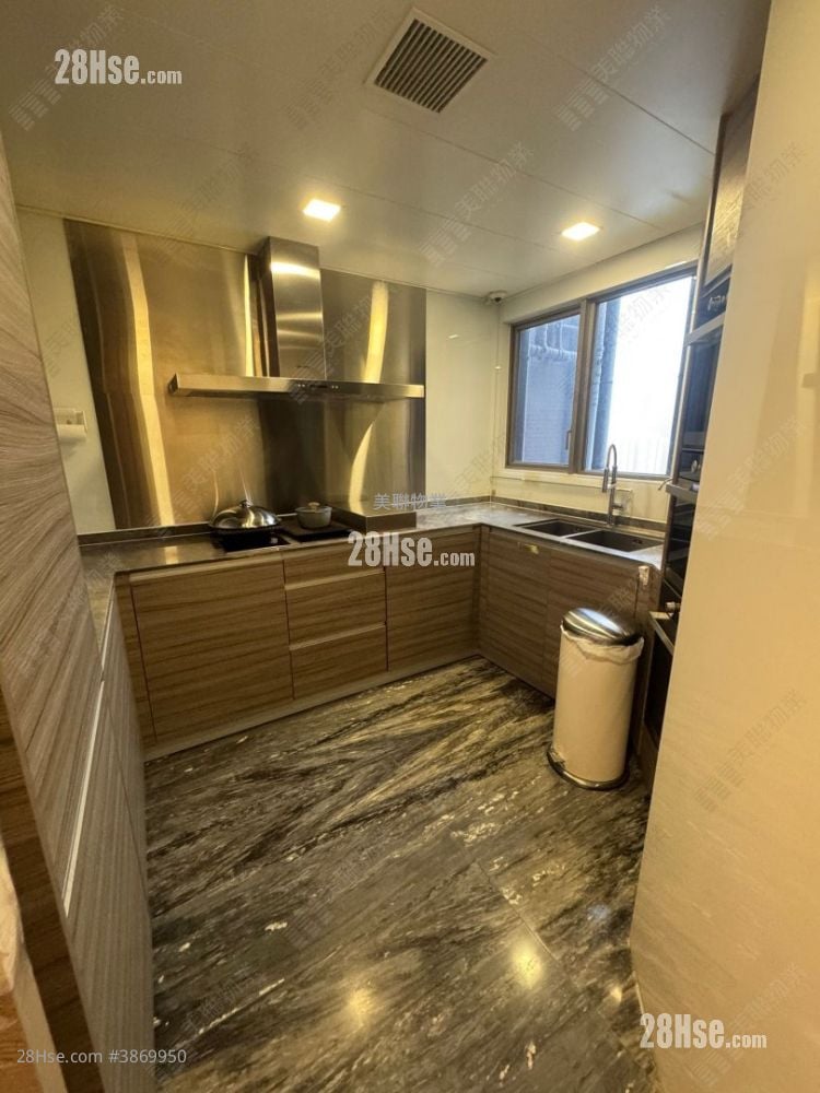 Ocean Pride Sell 4 Bedrooms , 3 Bathrooms 1,163 ft²