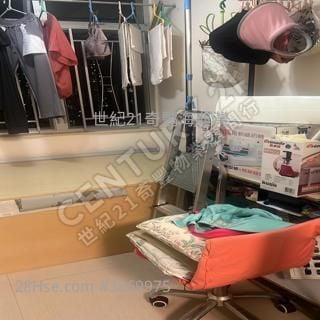 恆安邨 售盤 2 房 , 1 浴室 381 平方呎