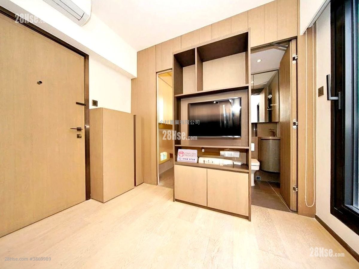 master room: Star Studios Rental Studio , 1 Bathroom 142 ft²