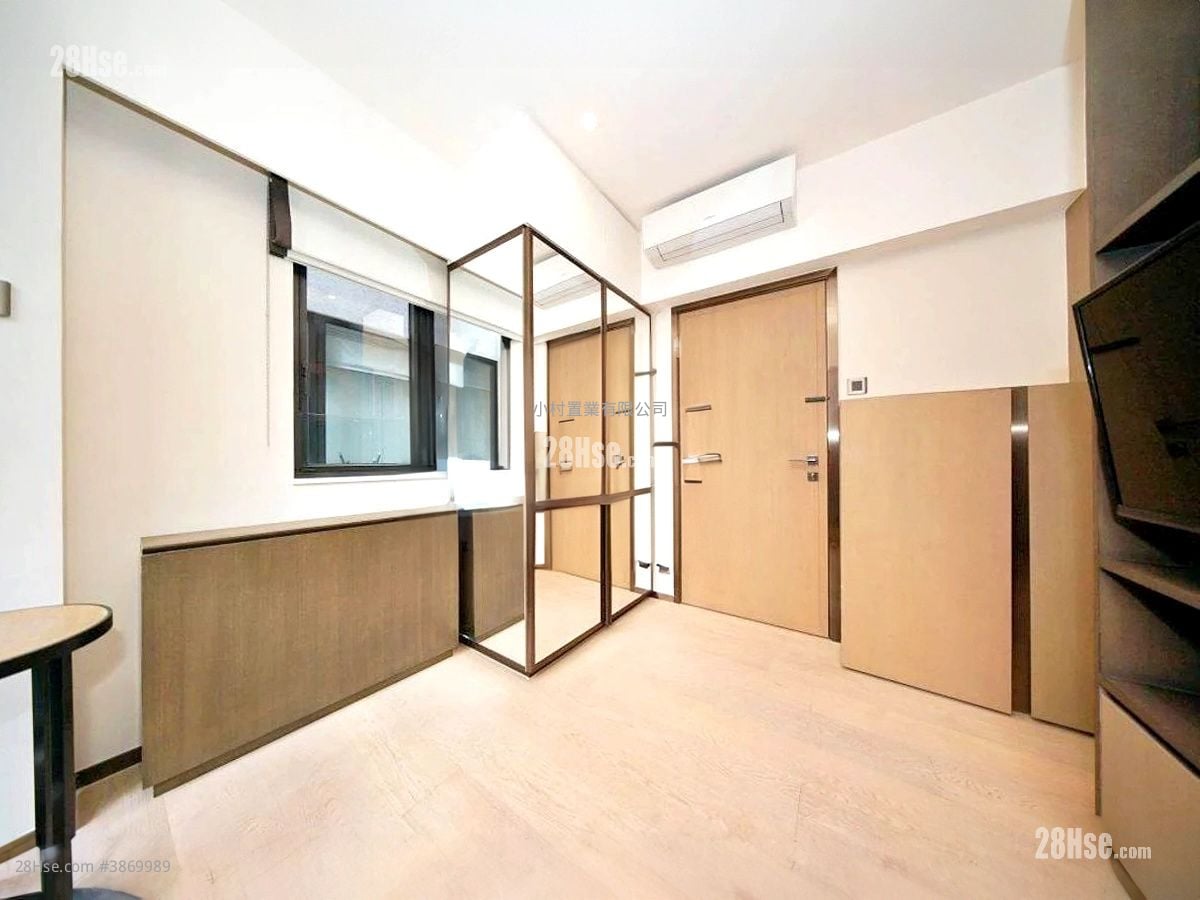 master room: Star Studios Rental Studio , 1 Bathroom 142 ft²