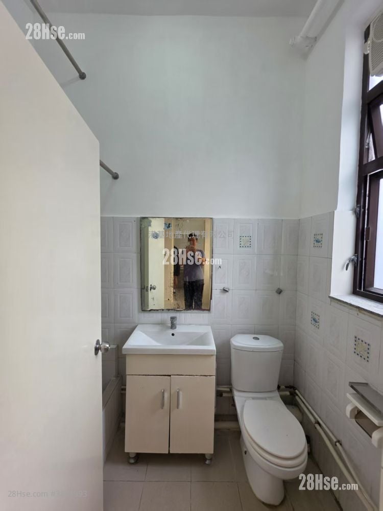 Sai Kung Apt Hse Sell 3 Bedrooms , 1 Bathroom 691 ft²