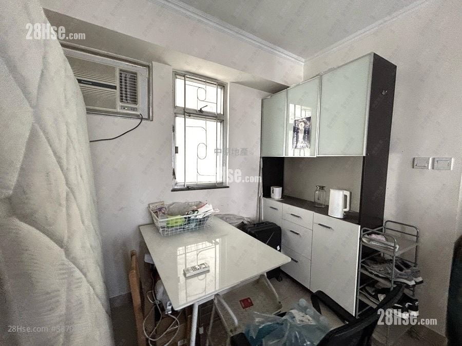 Fanling Centre Sell 3 Bedrooms , 2 Bathrooms 535 ft²