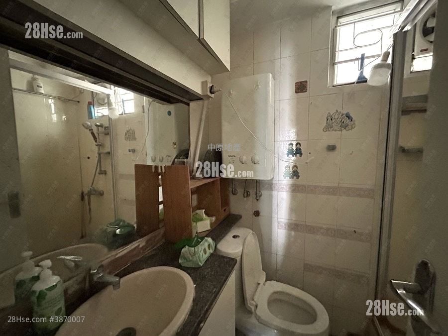 Fanling Centre Sell 3 Bedrooms , 2 Bathrooms 535 ft²