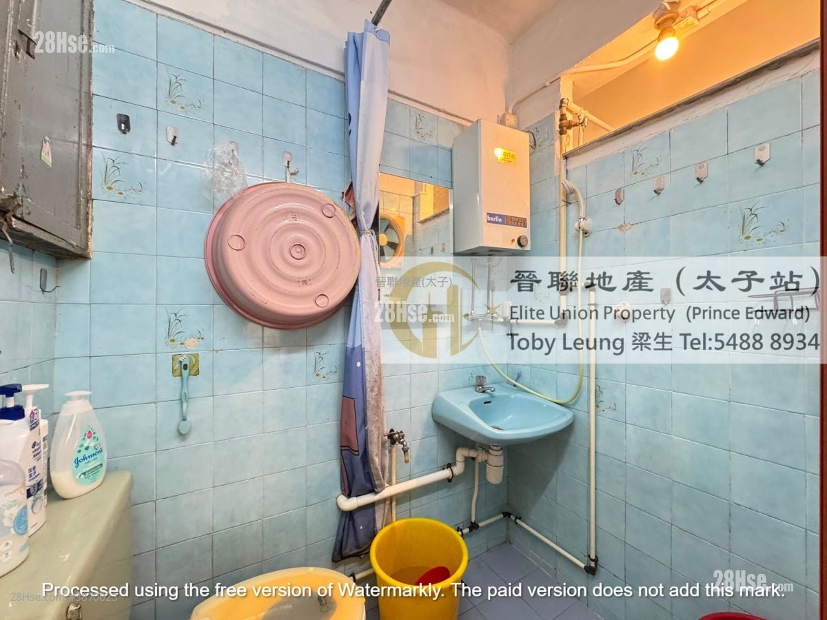 Chinese Mansion Sell 3 Bedrooms , 1 Bathroom 592 ft²