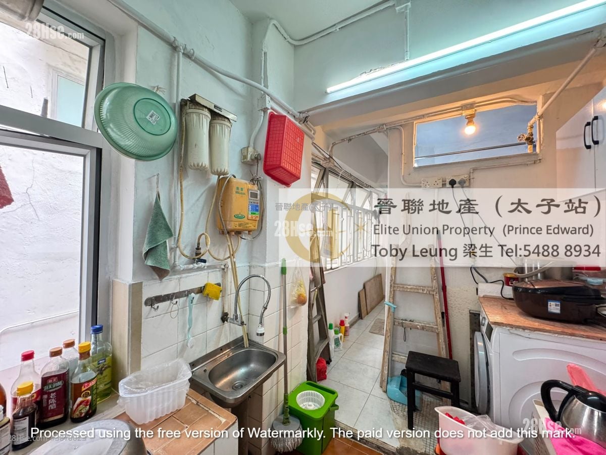 Chinese Mansion Sell 3 Bedrooms , 1 Bathroom 592 ft²