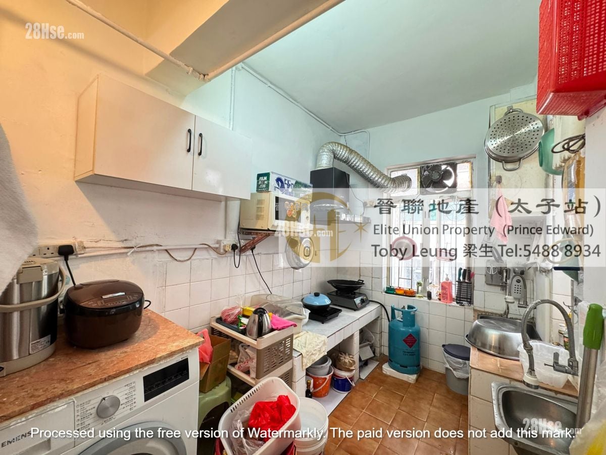 Chinese Mansion Sell 3 Bedrooms , 1 Bathroom 592 ft²
