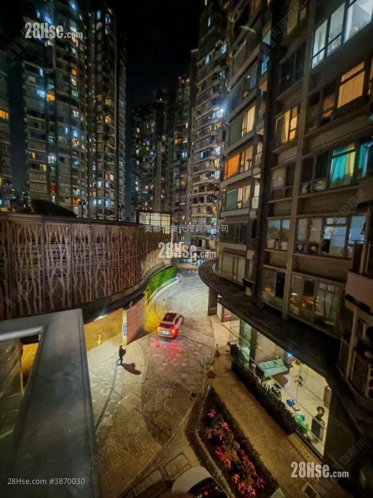 The Reach Sell 3 Bedrooms 660 ft²