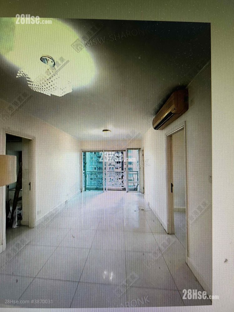 Metro Town Sell 3 Bedrooms , 1 Bathroom 594 ft²