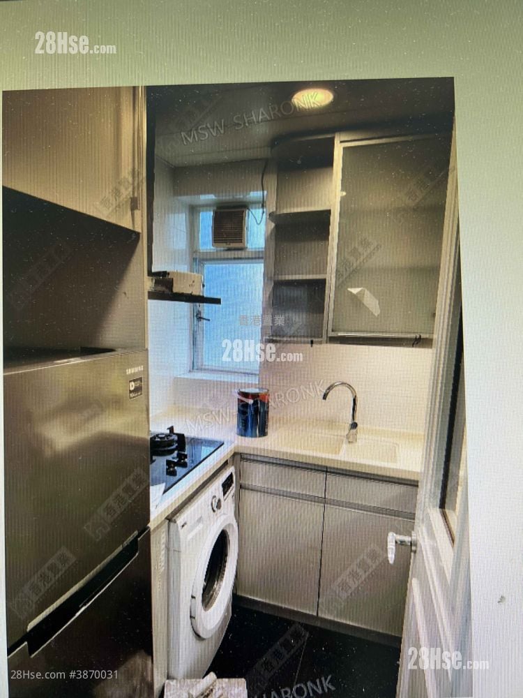 Metro Town Sell 3 Bedrooms , 1 Bathroom 594 ft²