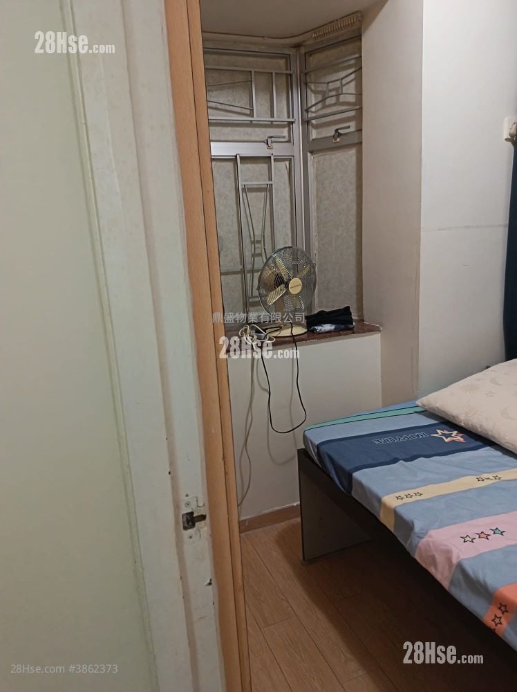 Wah Po Building Rental 2 Bedrooms , 1 Bathroom 305 ft²