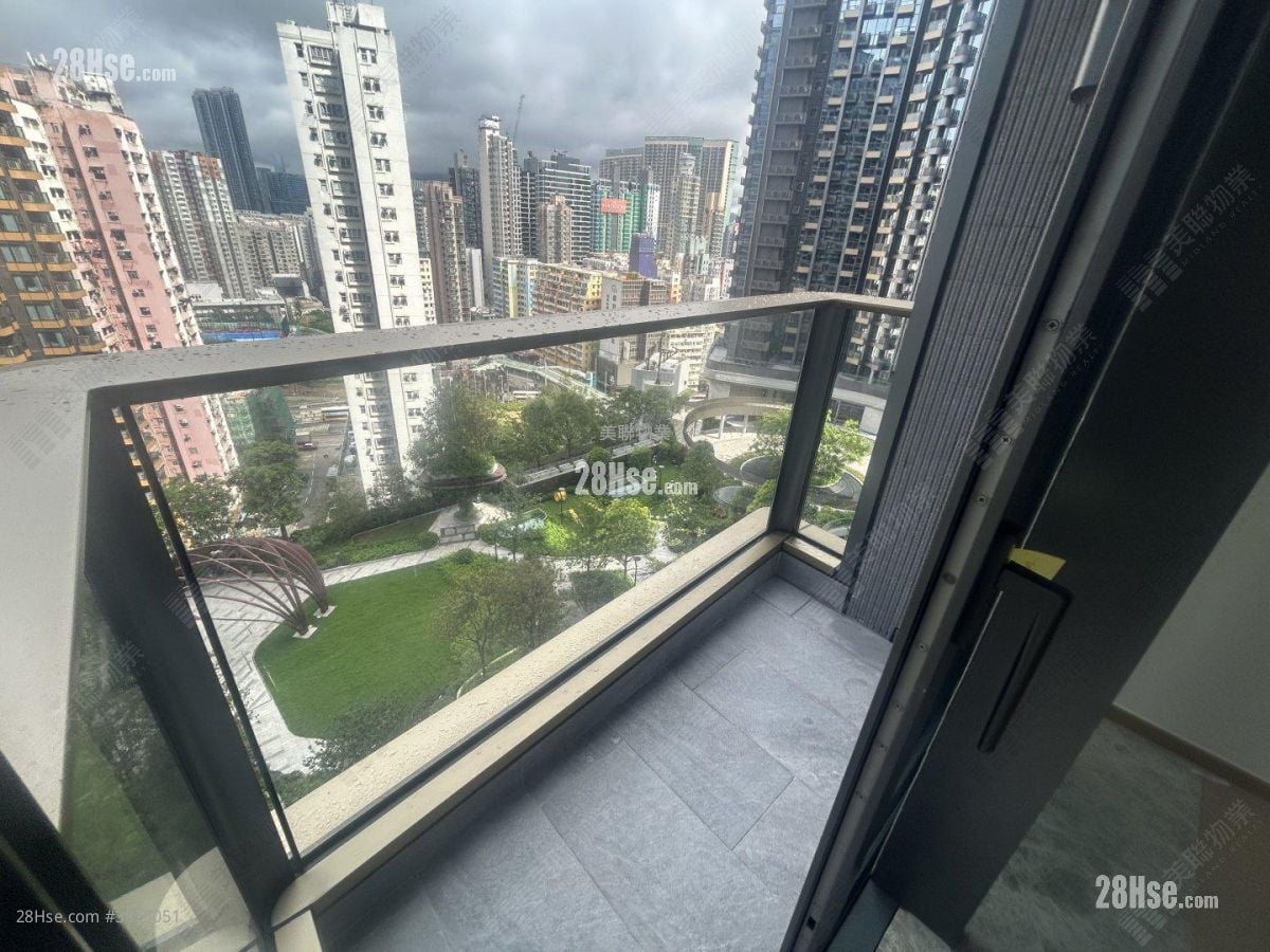 In One Rental 2 Bedrooms , 1 Bathroom 466 ft²