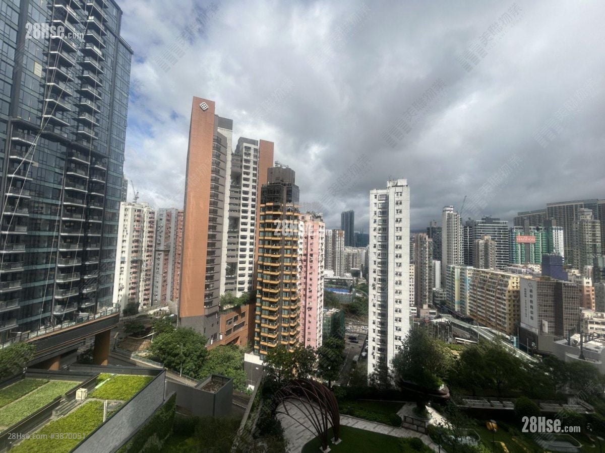 In One Rental 2 Bedrooms , 1 Bathroom 466 ft²