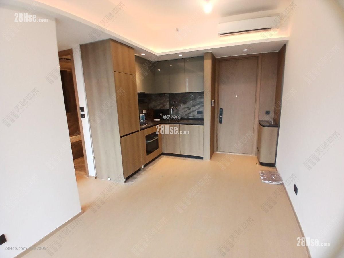 In One Rental 2 Bedrooms , 1 Bathroom 466 ft²