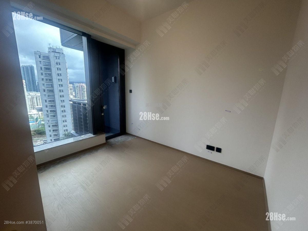 In One Rental 2 Bedrooms , 1 Bathroom 466 ft²