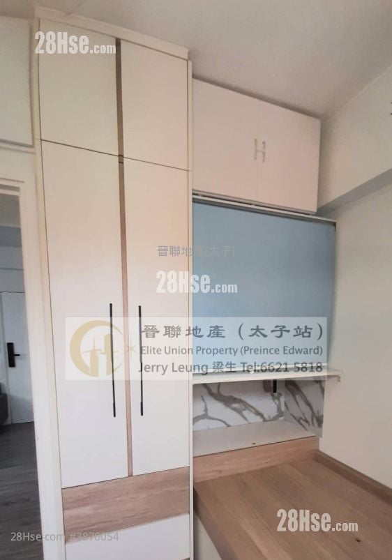 Sun Wah House Sell 2 Bedrooms , 1 Bathroom 294 ft²