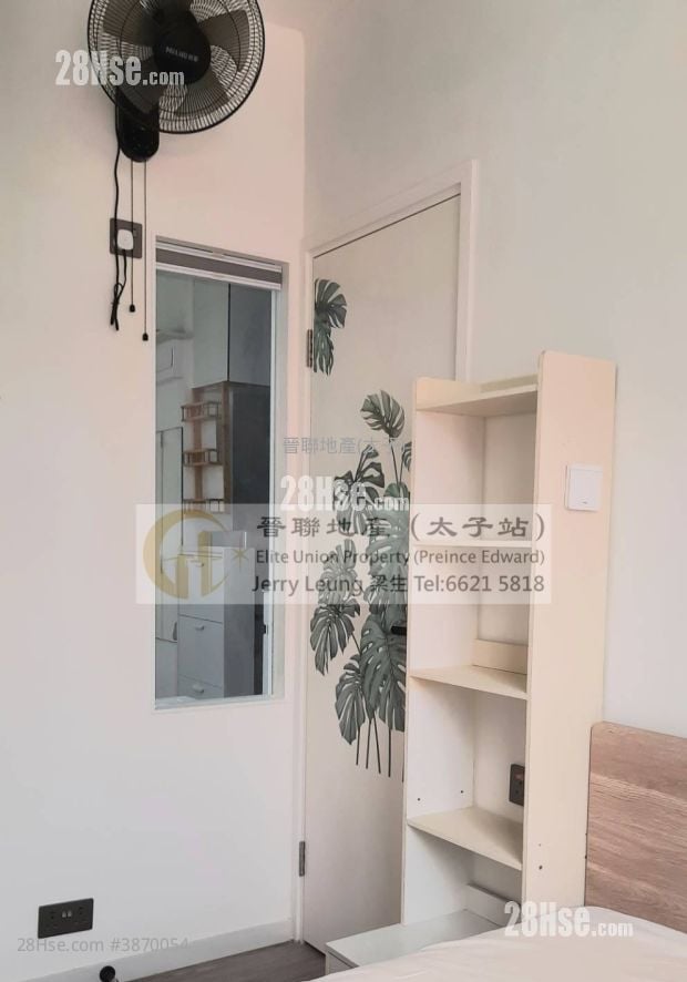 Sun Wah House Sell 2 Bedrooms , 1 Bathroom 294 ft²