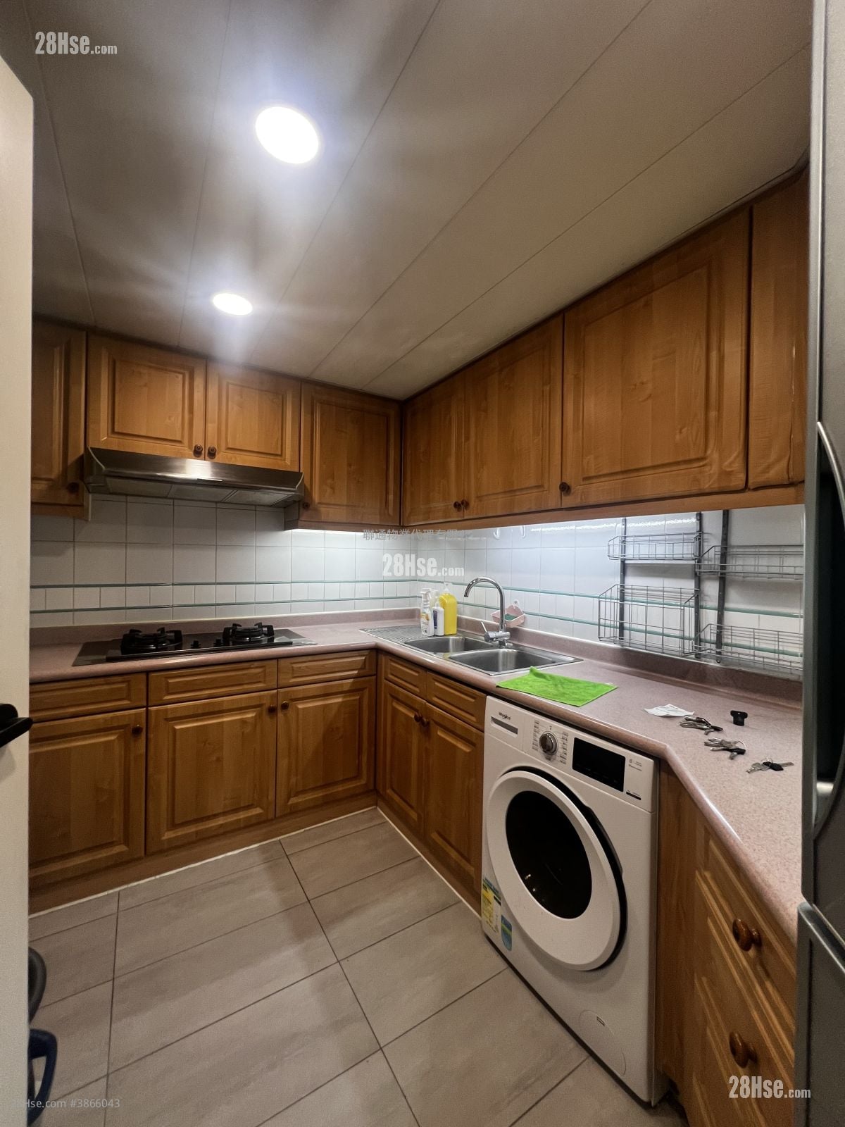 Jubilant Place Rental 4 Bedrooms , 2 Bathrooms 778 ft²