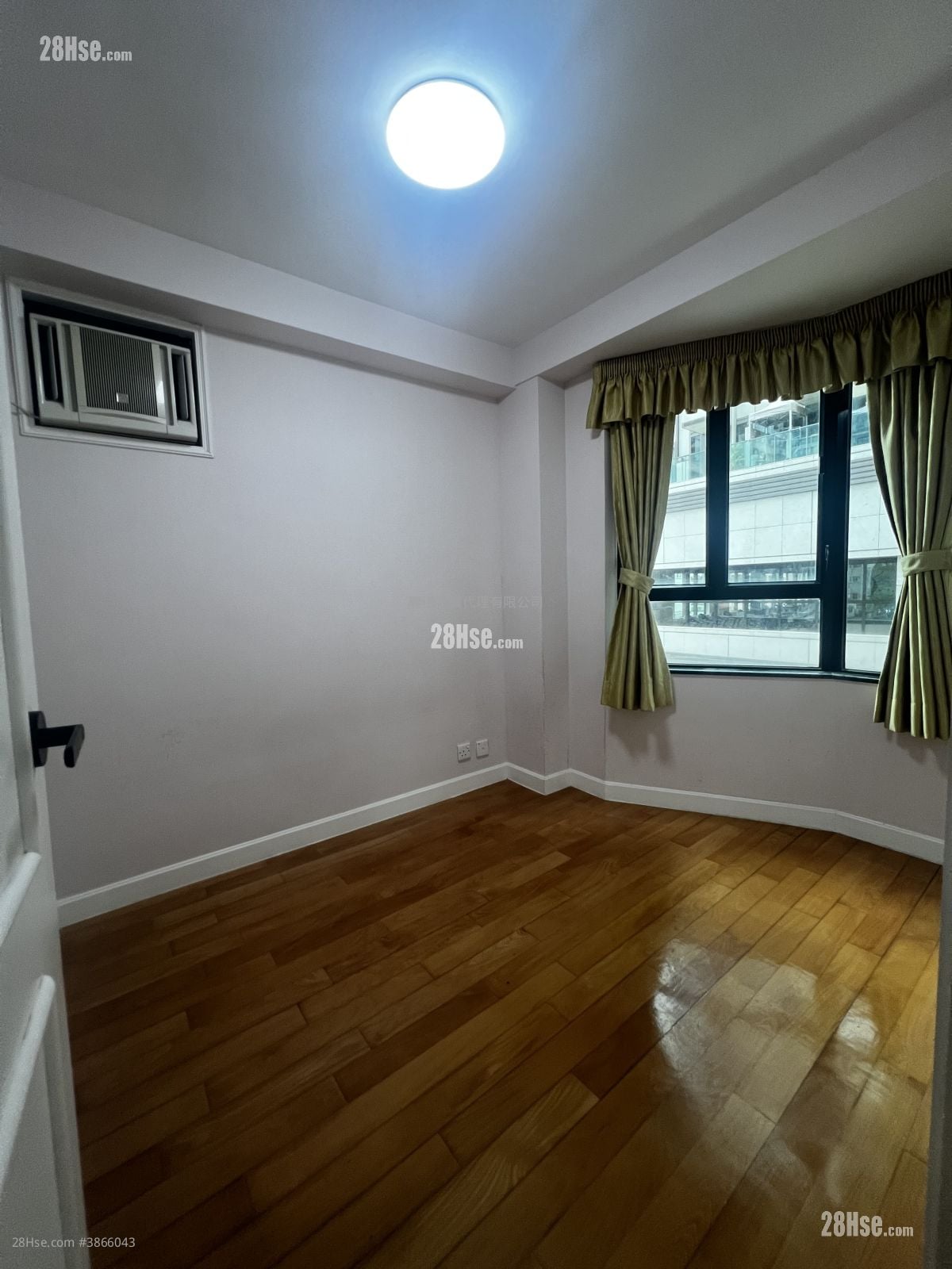 Jubilant Place Rental 4 Bedrooms , 2 Bathrooms 778 ft²
