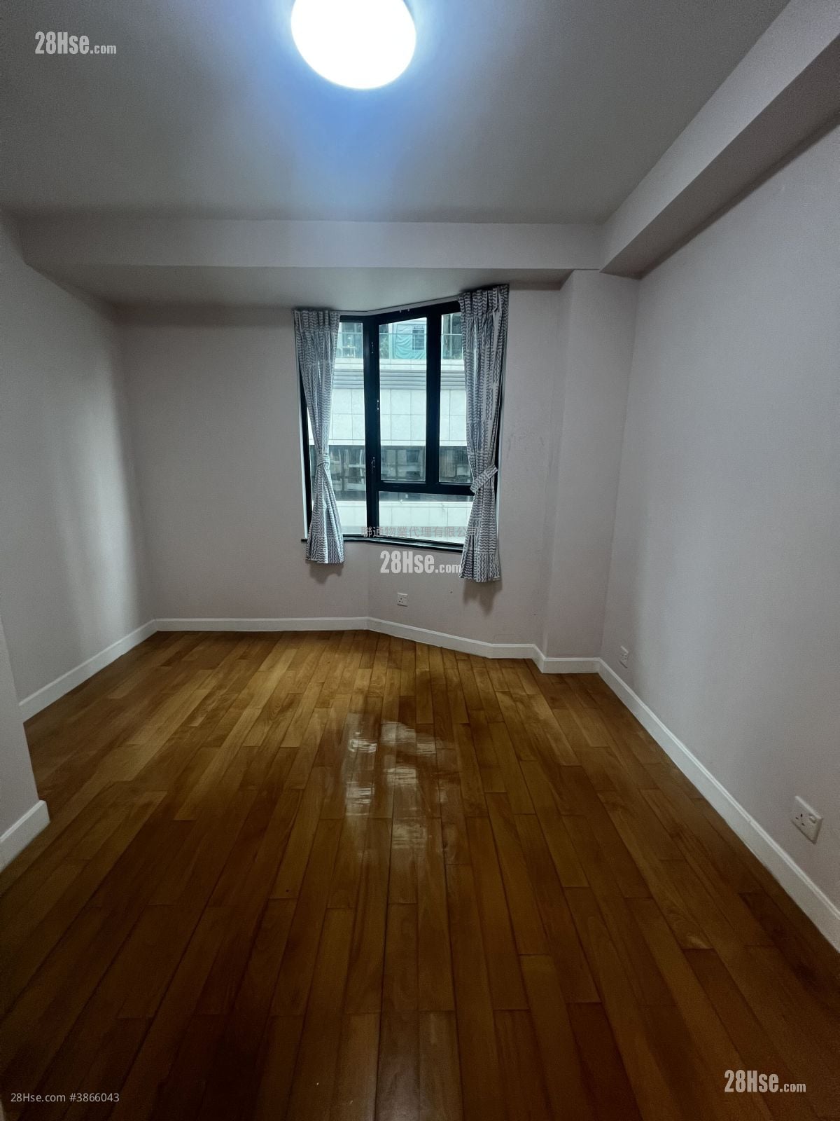 Jubilant Place Rental 4 Bedrooms , 2 Bathrooms 778 ft²