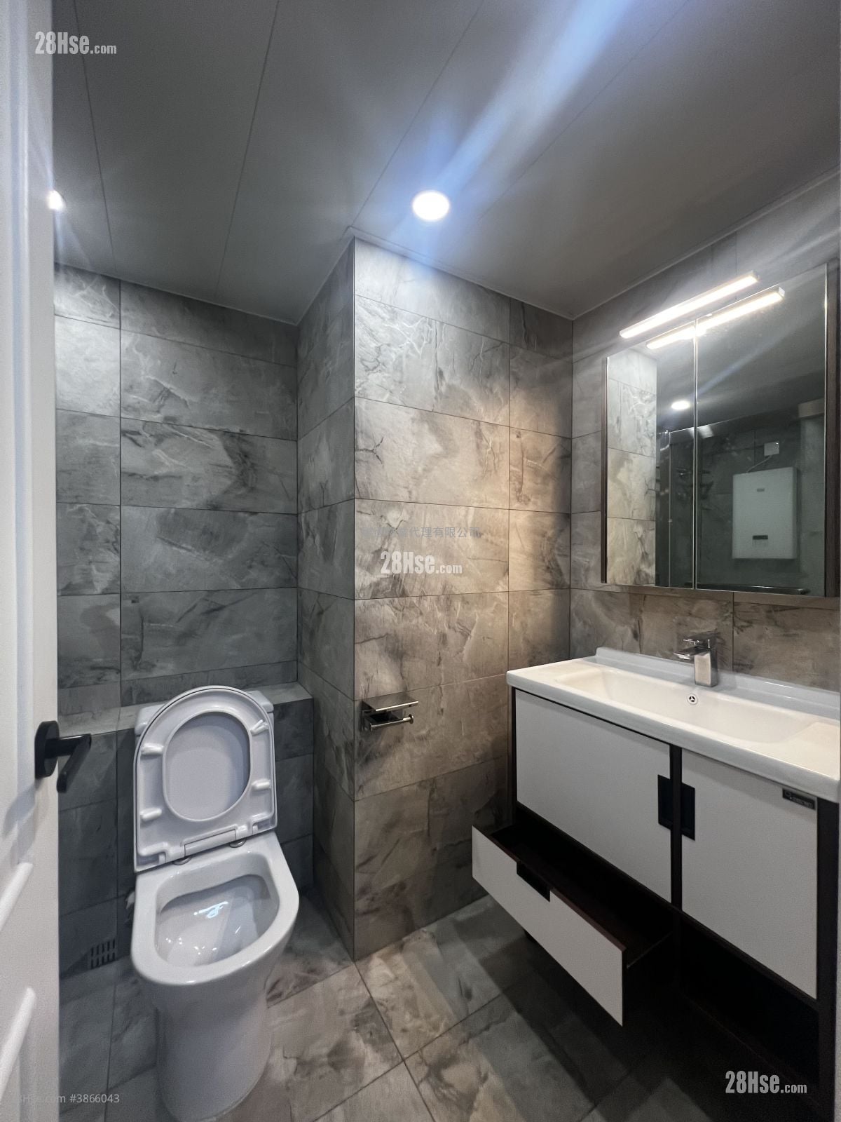 Jubilant Place Rental 4 Bedrooms , 2 Bathrooms 778 ft²