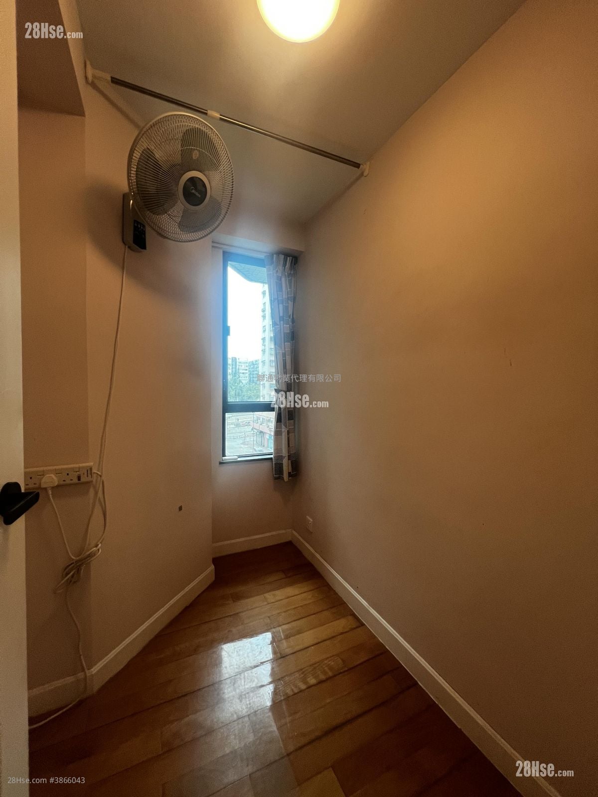 Jubilant Place Rental 4 Bedrooms , 2 Bathrooms 778 ft²