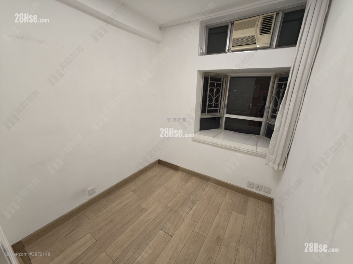 bedroom 1: Riviera Gardens Rental 2 Bedrooms , 1 Bathroom 592 ft²