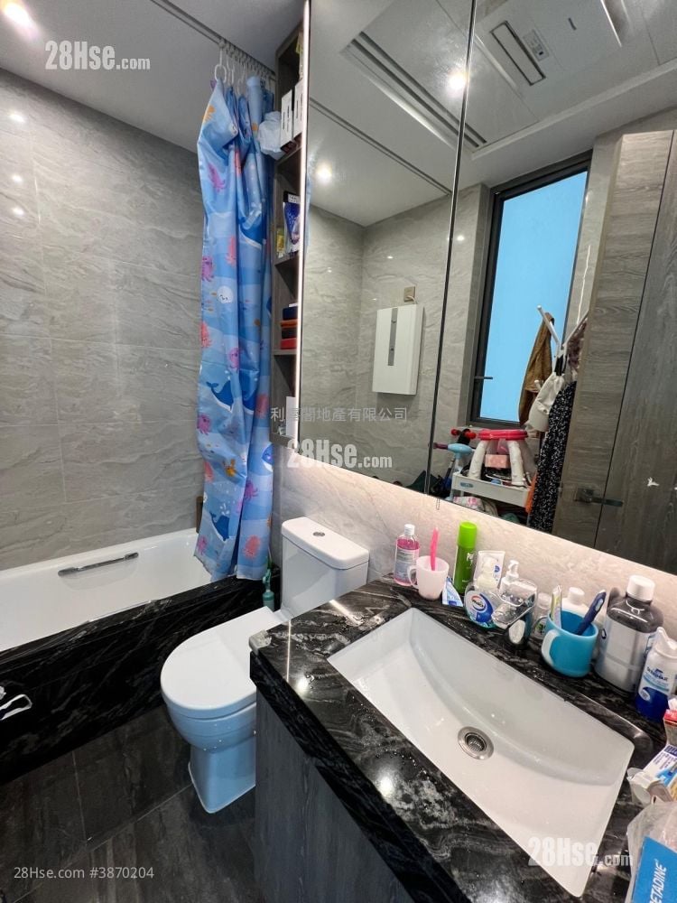 Aurora Sell 3 Bedrooms , 2 Bathrooms 644 ft²