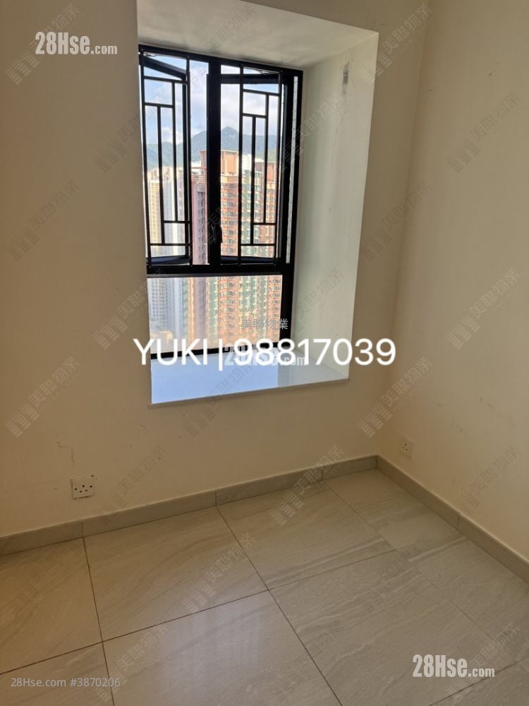 Sunshine Grove Sell 2 Bedrooms , 1 Bathroom 477 ft²