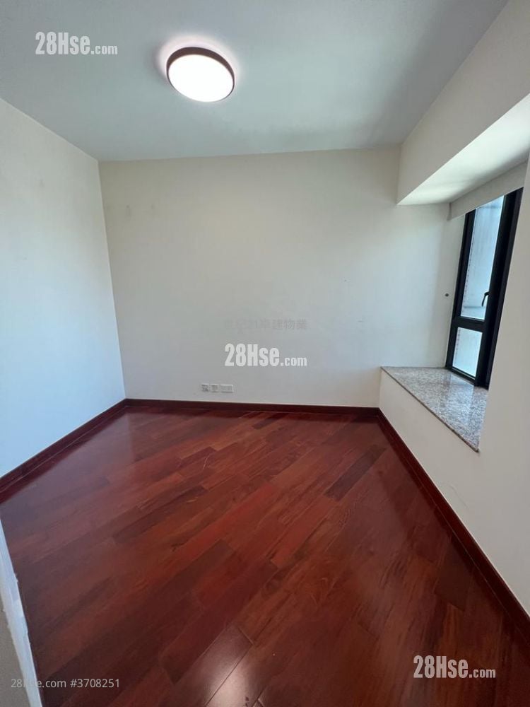 The Arch Sell 1 Bedroom , 1 Bathroom 398 ft²