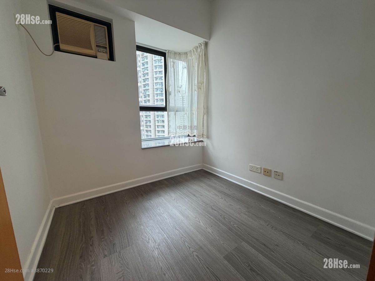 bedroom 1: Beneville Sell 2 Bedrooms , 1 Bathroom 445 ft²