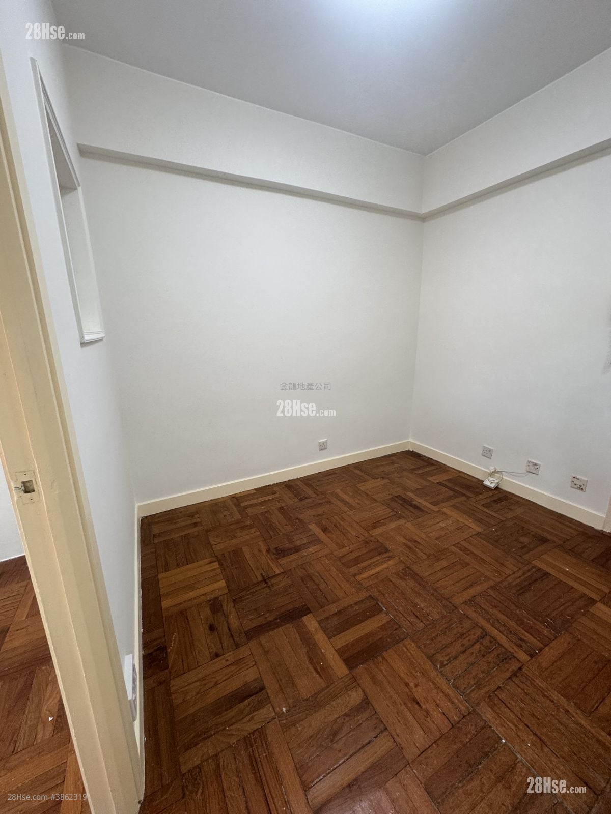 Apartment Rental 2 Bedrooms , 1 Bathroom 297 ft²