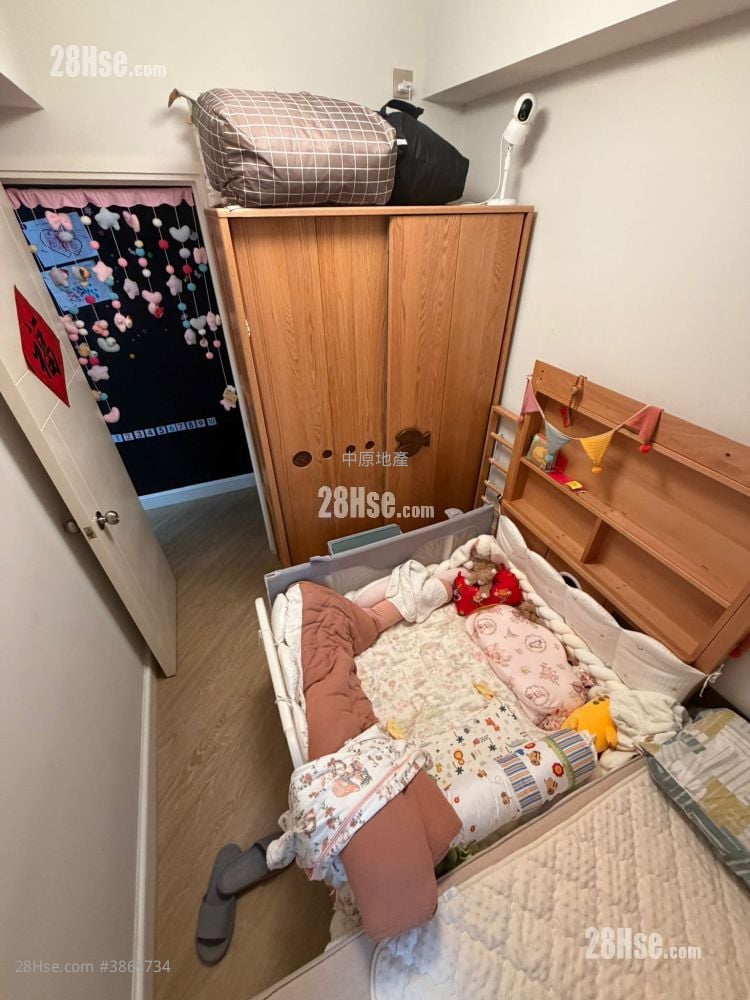 首都 售盘 3 房 , 2 浴室 713 平方尺