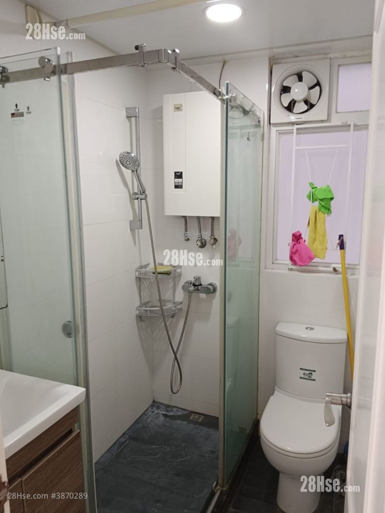 Wyler Gardens Rental 2 Bedrooms , 1 Bathroom 369 ft²