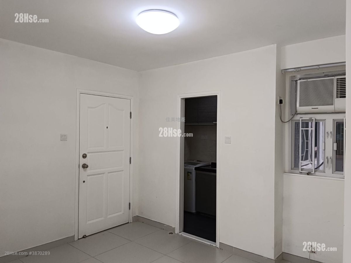 Wyler Gardens Rental 2 Bedrooms , 1 Bathroom 369 ft²